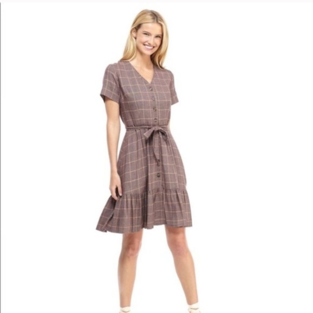 Gal Meets Glam Emerson